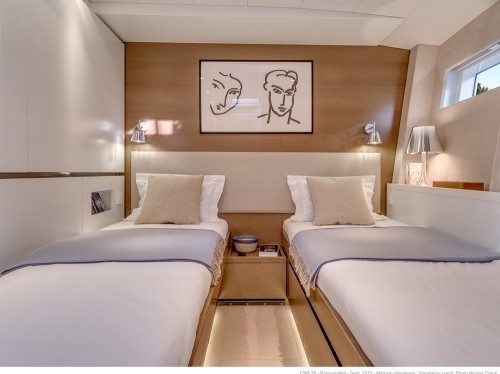 The 23m Yacht LEO