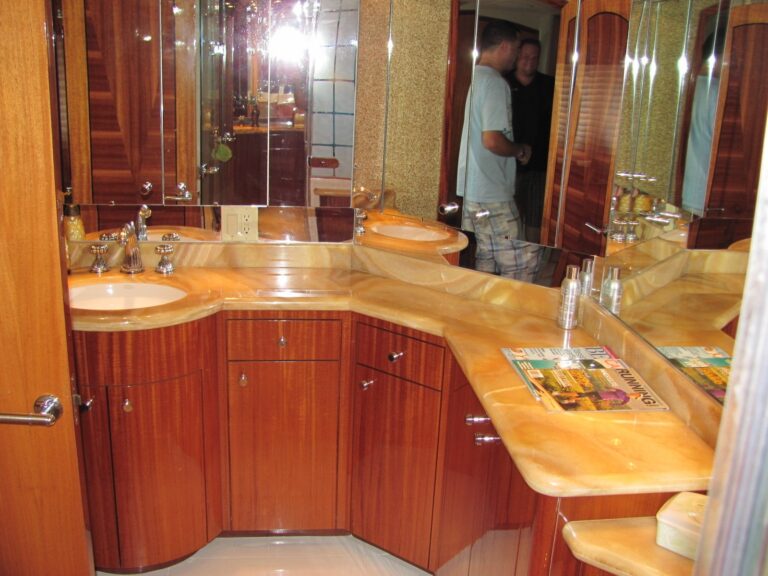 The 24m Yacht ISLAND COWBOY