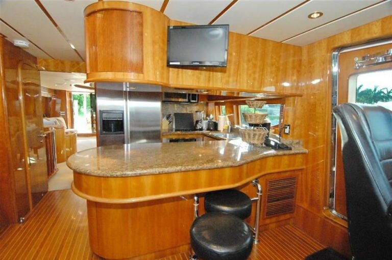 The 25m Yacht ACQUAVIVA