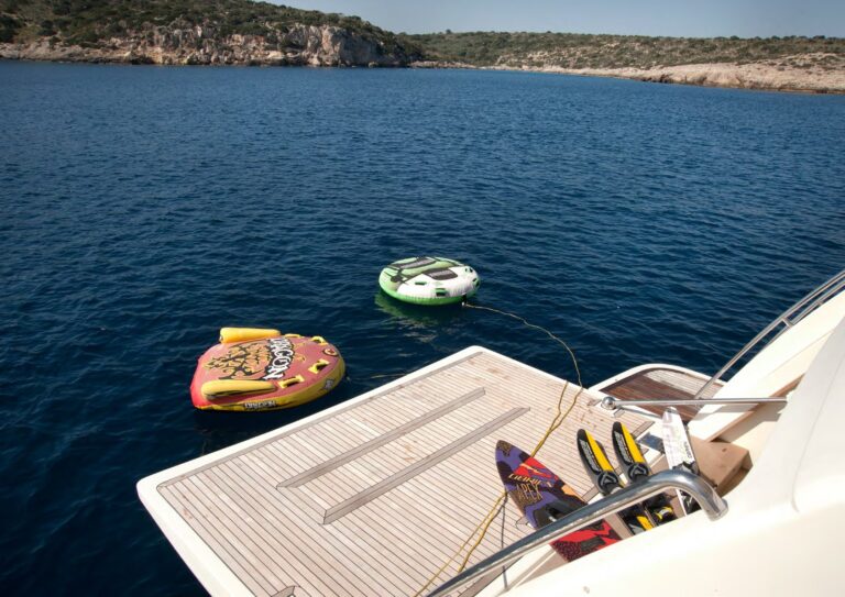 The 25m Yacht JULIE M