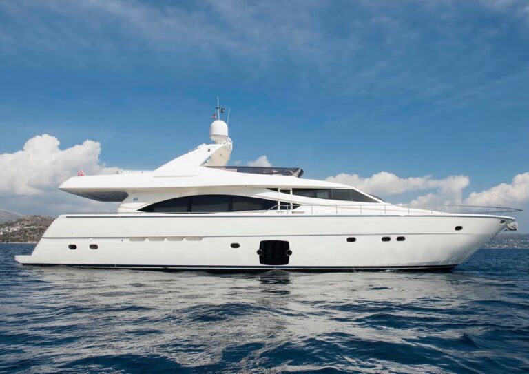 The 25m Yacht JULIE M