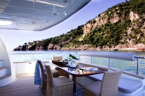 The 25m Yacht LAYSH LA