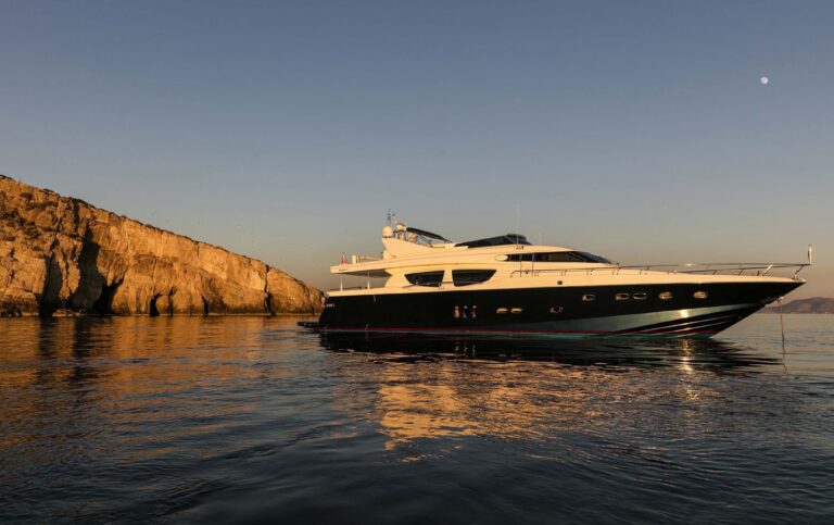 The 25m Yacht MYTHOS