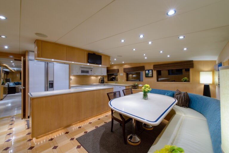 The 25m Yacht PERFECT LADY