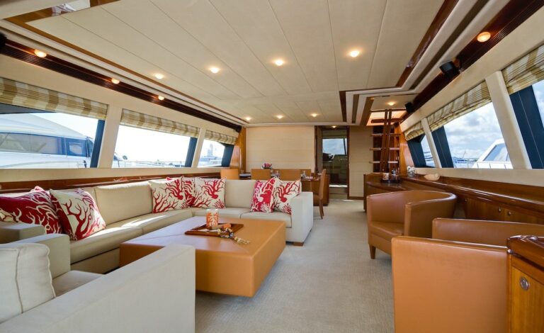 The 25m Yacht UNFORGETTABLE