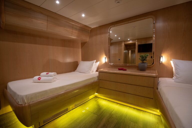 Guest twin cabin