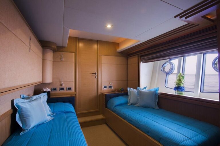 The 26m Yacht DANA