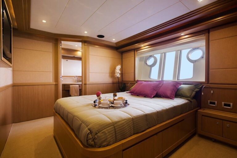 The 26m Yacht DANA