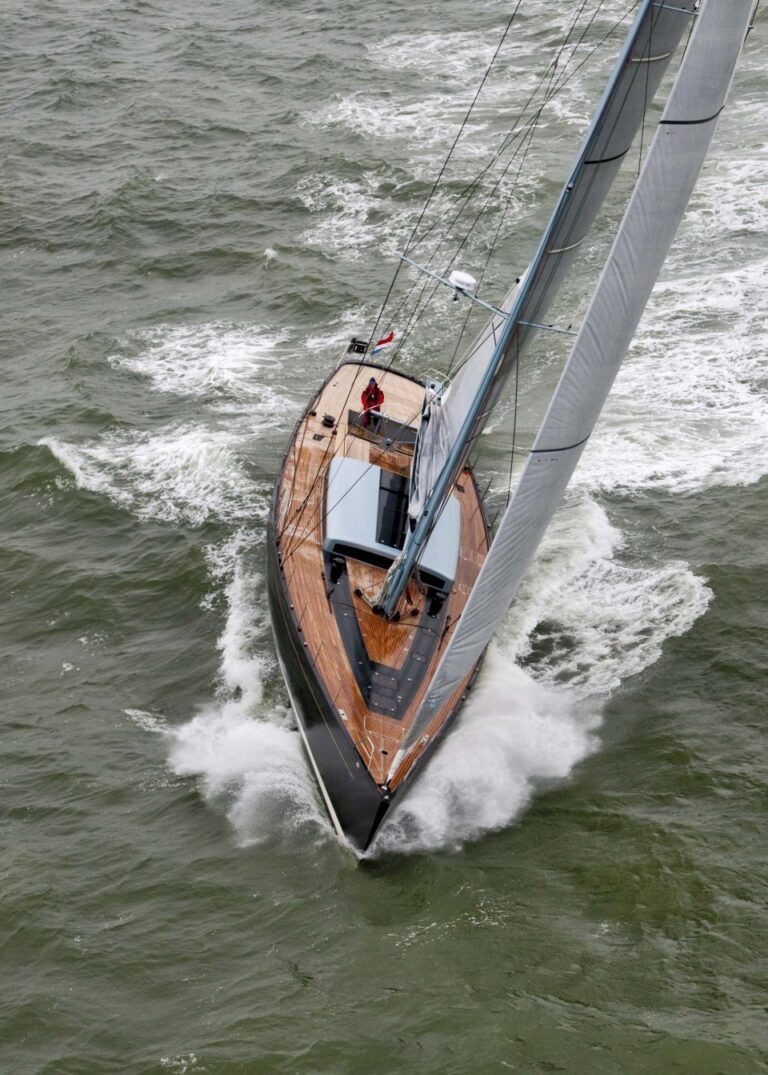 K&M Yacht Builders