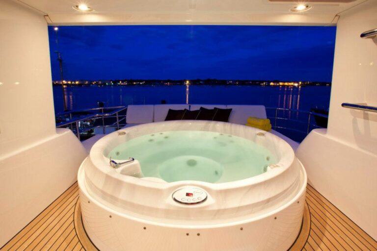 Life On Board Yacht VIVIERAE