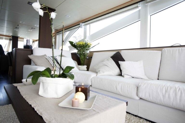 The 27m Yacht ARIA