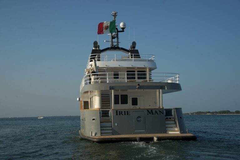The 27m Yacht IRIE MAN