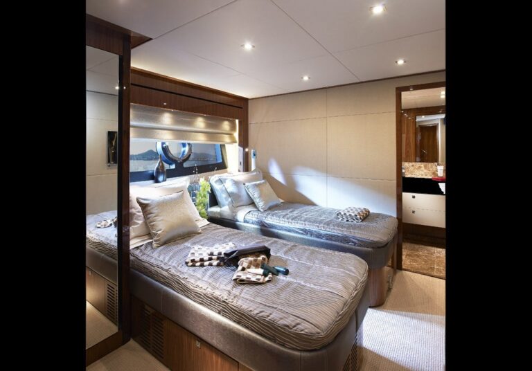 The 28m Yacht AQUA LIBRA