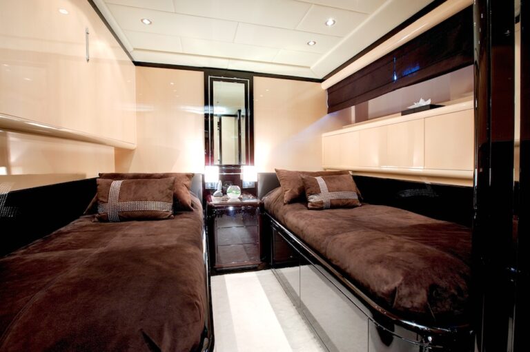 The 28m Yacht ENZO