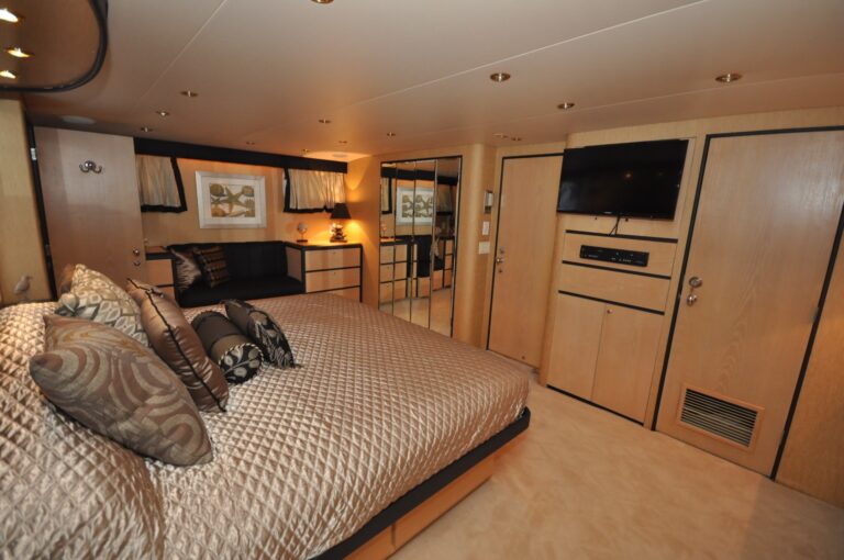 The 28m Yacht GOLDEN GIRL