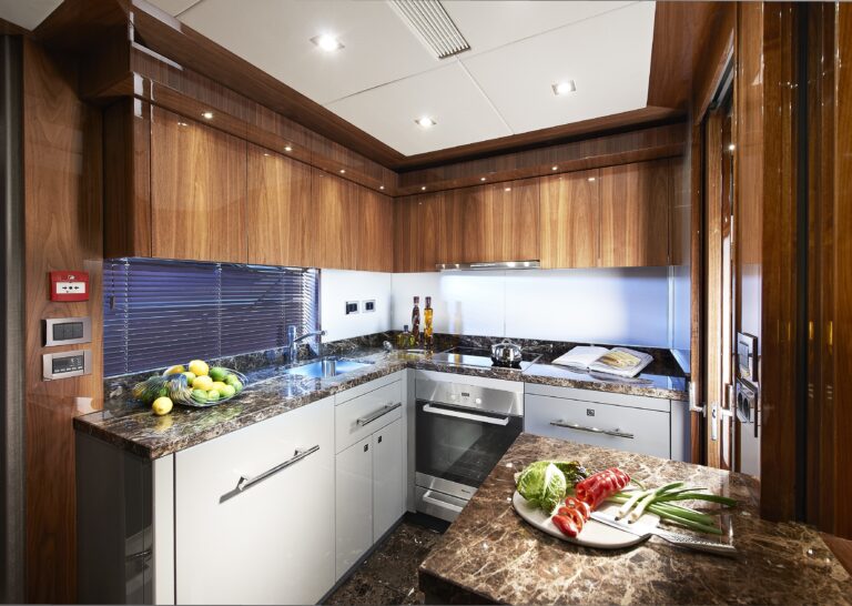 The 28m Yacht OASIS