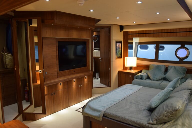 The 28m Yacht RAY III
