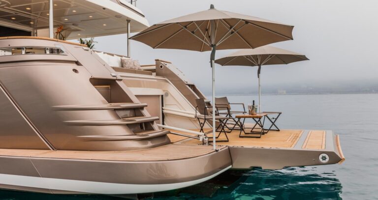 The 28m Yacht YVONNE