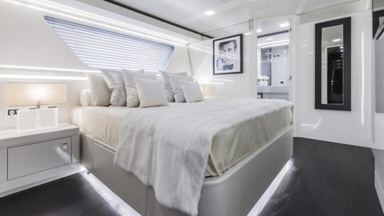The 28m Yacht YVONNE