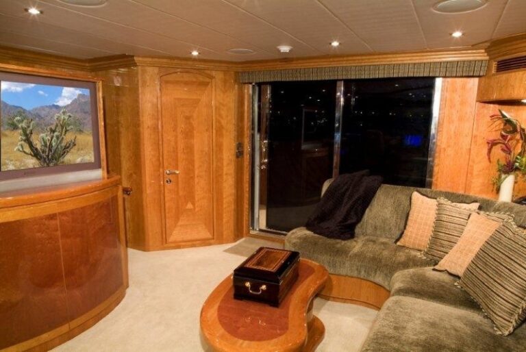 The 29m Yacht TIGERS EYE