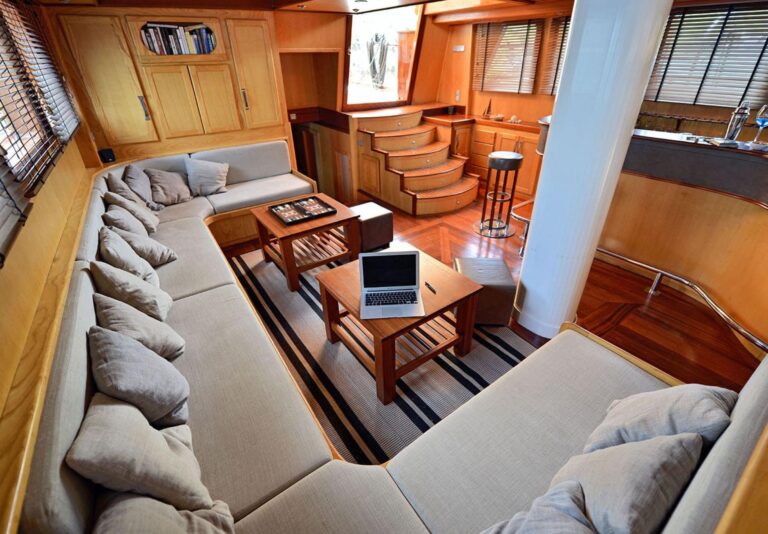 Main salon - Classic comfort
