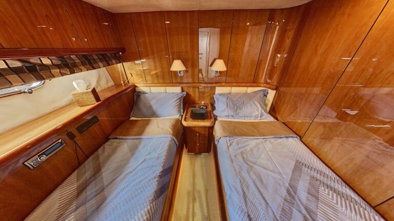 Twin suite