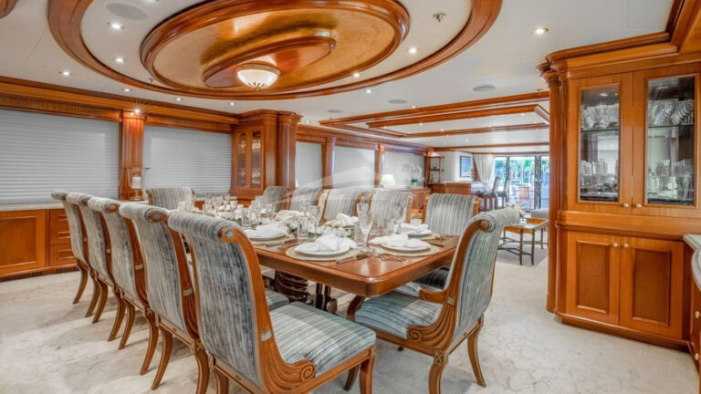 Upper salon dining
