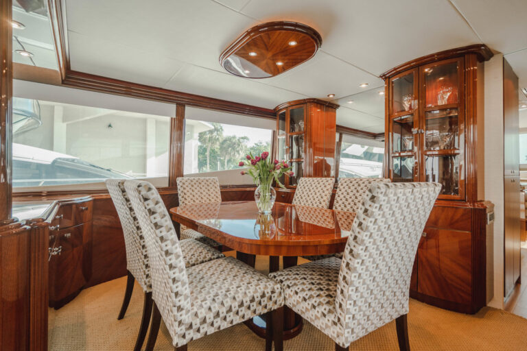 Main salon dining