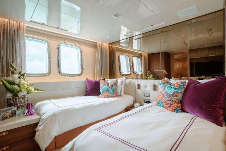 Twin suite