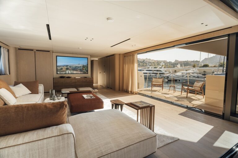 Main Salon With Fold Out Terrace