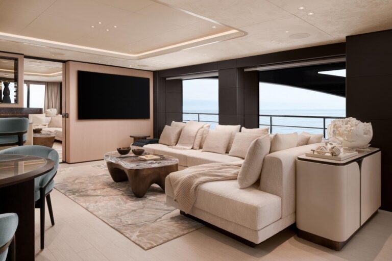 Upper Deck Sky Lounge
