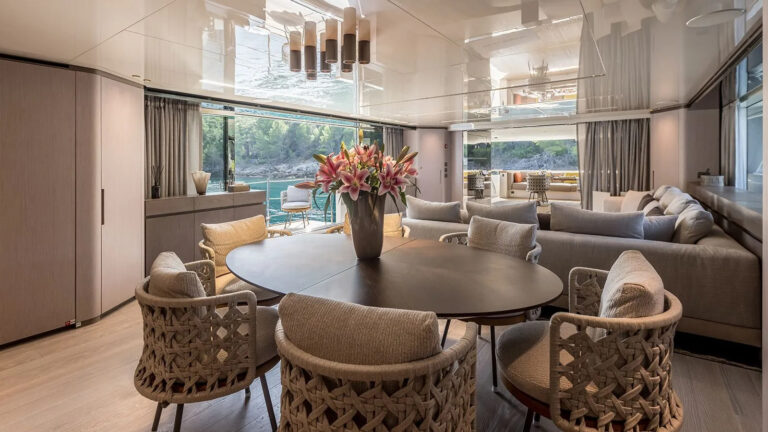 Main Deck Dining