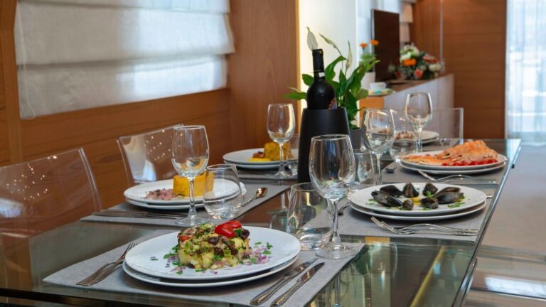Main Salon Table Setting