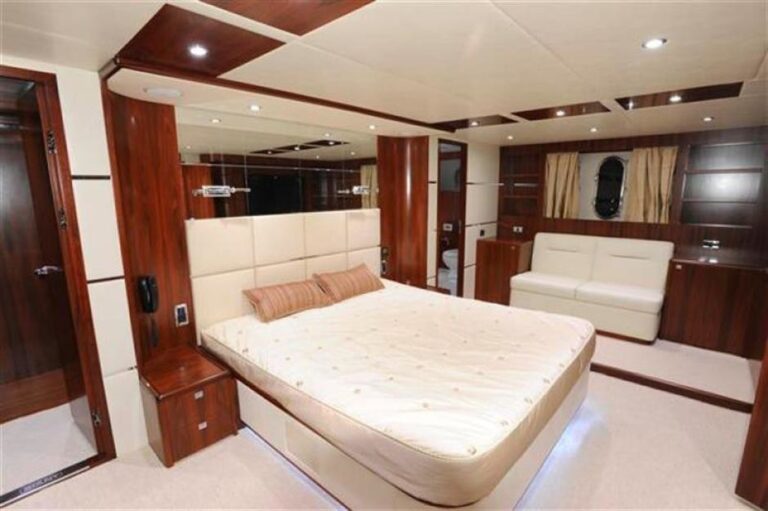 The 30m Yacht BLUE SAPPHIRE