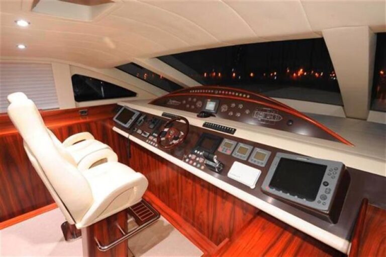 The 30m Yacht BLUE SAPPHIRE
