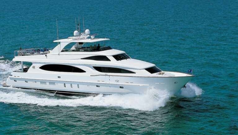 The 30m Yacht CAMELOT