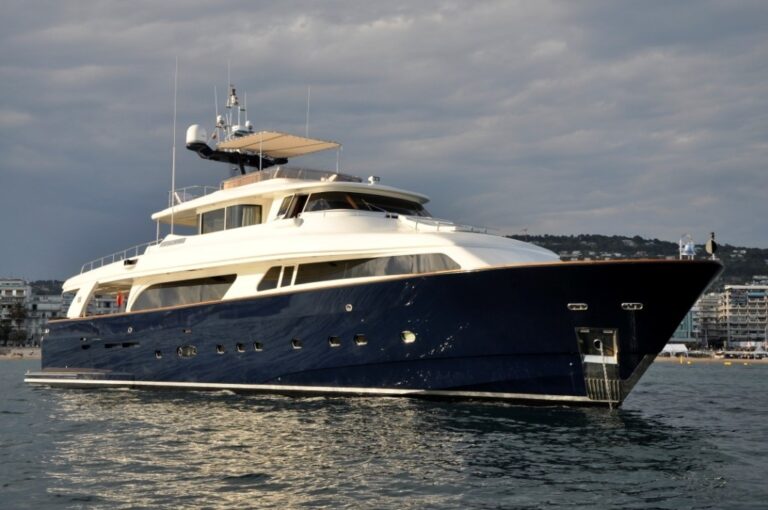 The 30m Yacht CONQUISTADOR