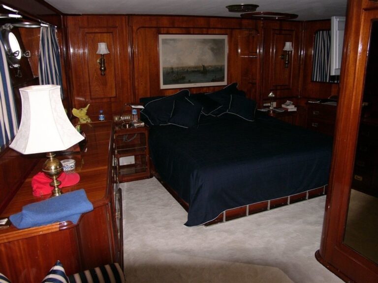 The 30m Yacht FAVORITA