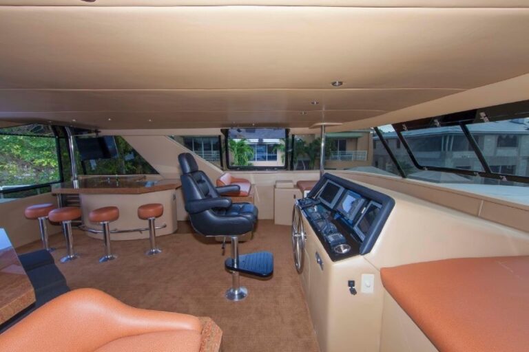 The 30m Yacht GOLDEN TOUCH