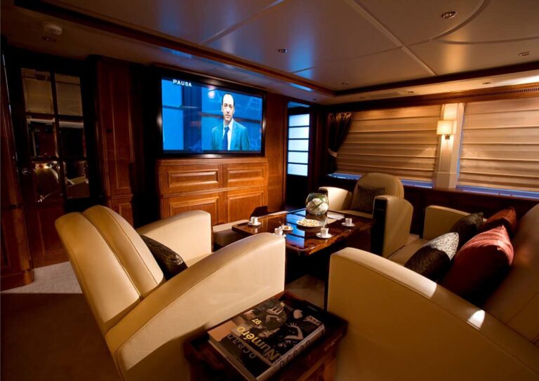 The 30m Yacht JAZZ