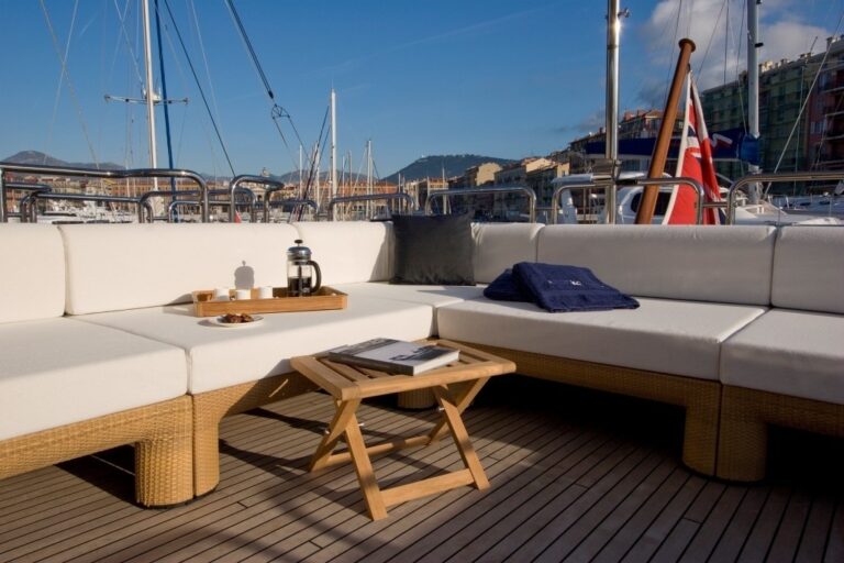 The 30m Yacht JAZZ