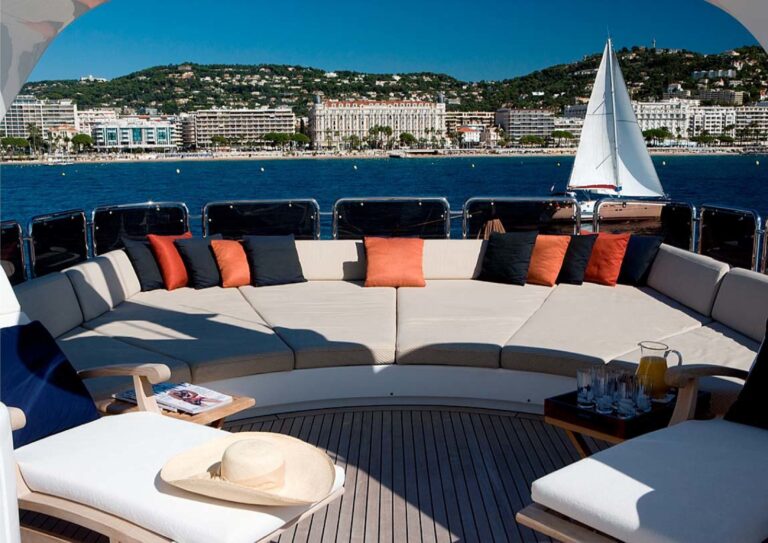 The 30m Yacht JAZZ