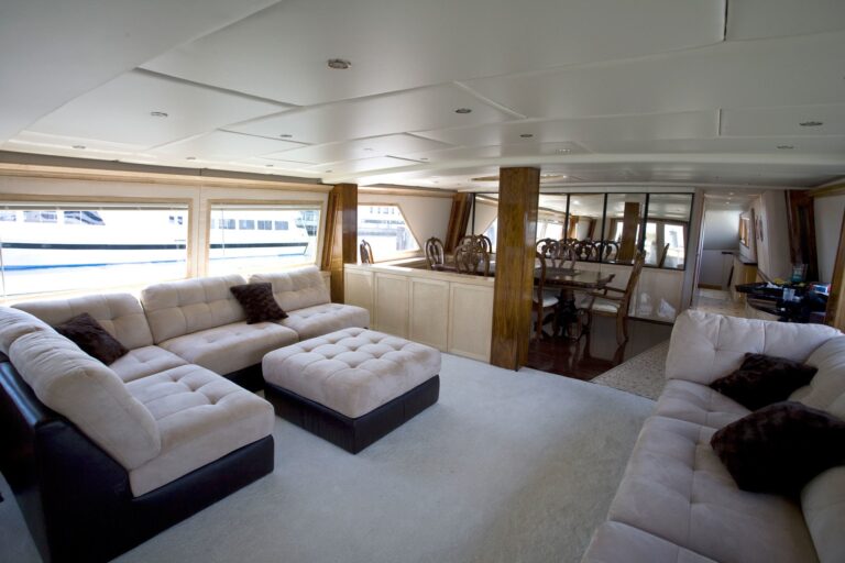 The 30m Yacht JUSTINE