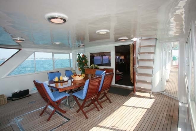 The 30m Yacht LADY ROXANNE