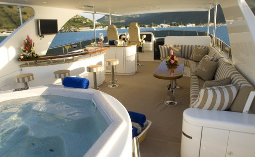 The 30m Yacht LIMITLESS