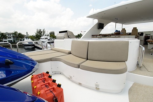 The 30m Yacht LIMITLESS