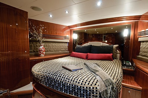 The 30m Yacht LIMITLESS