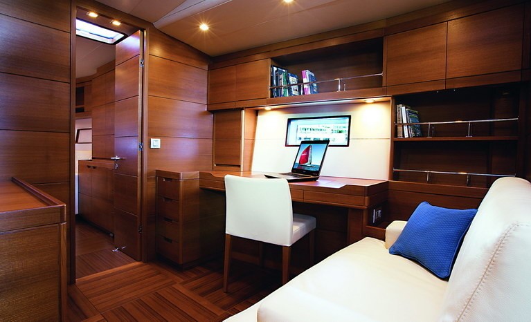 The 30m Yacht MRS SEVEN