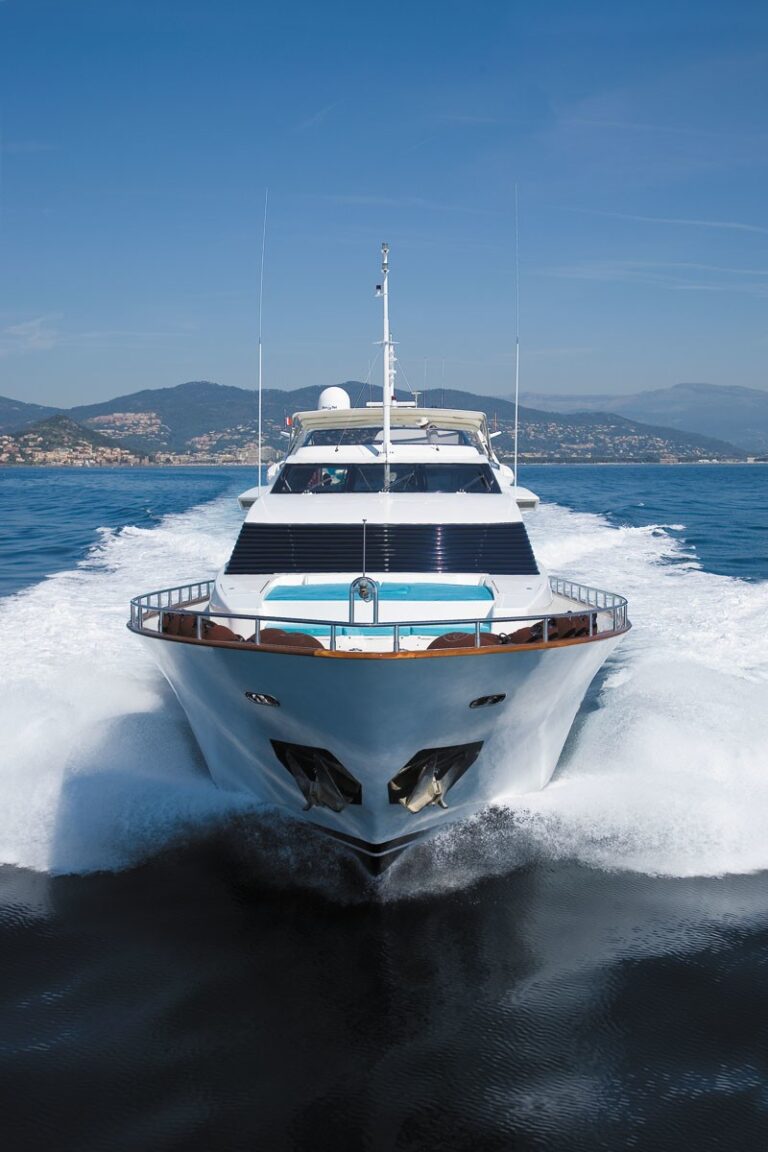 The 30m Yacht POWDERMONKEY OF LONDON