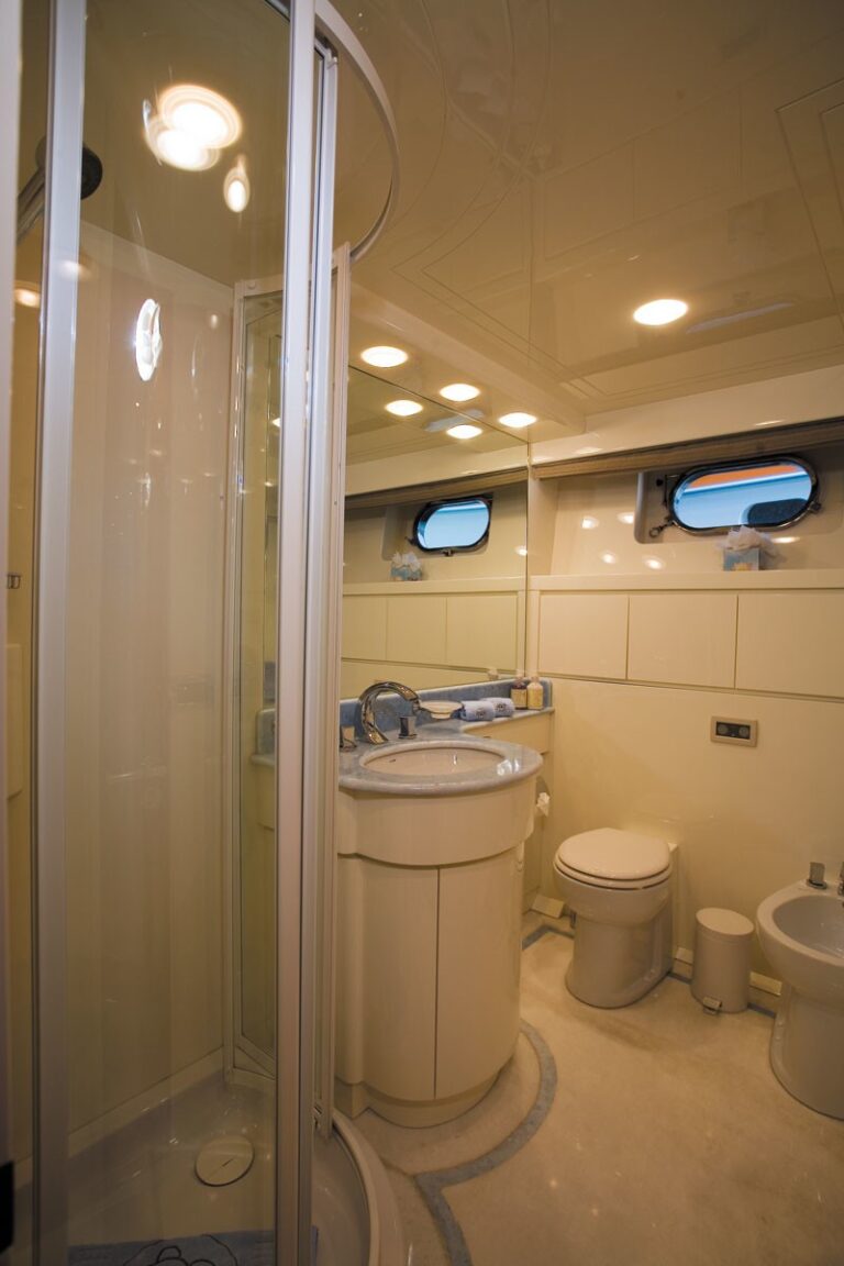 The 30m Yacht POWDERMONKEY OF LONDON